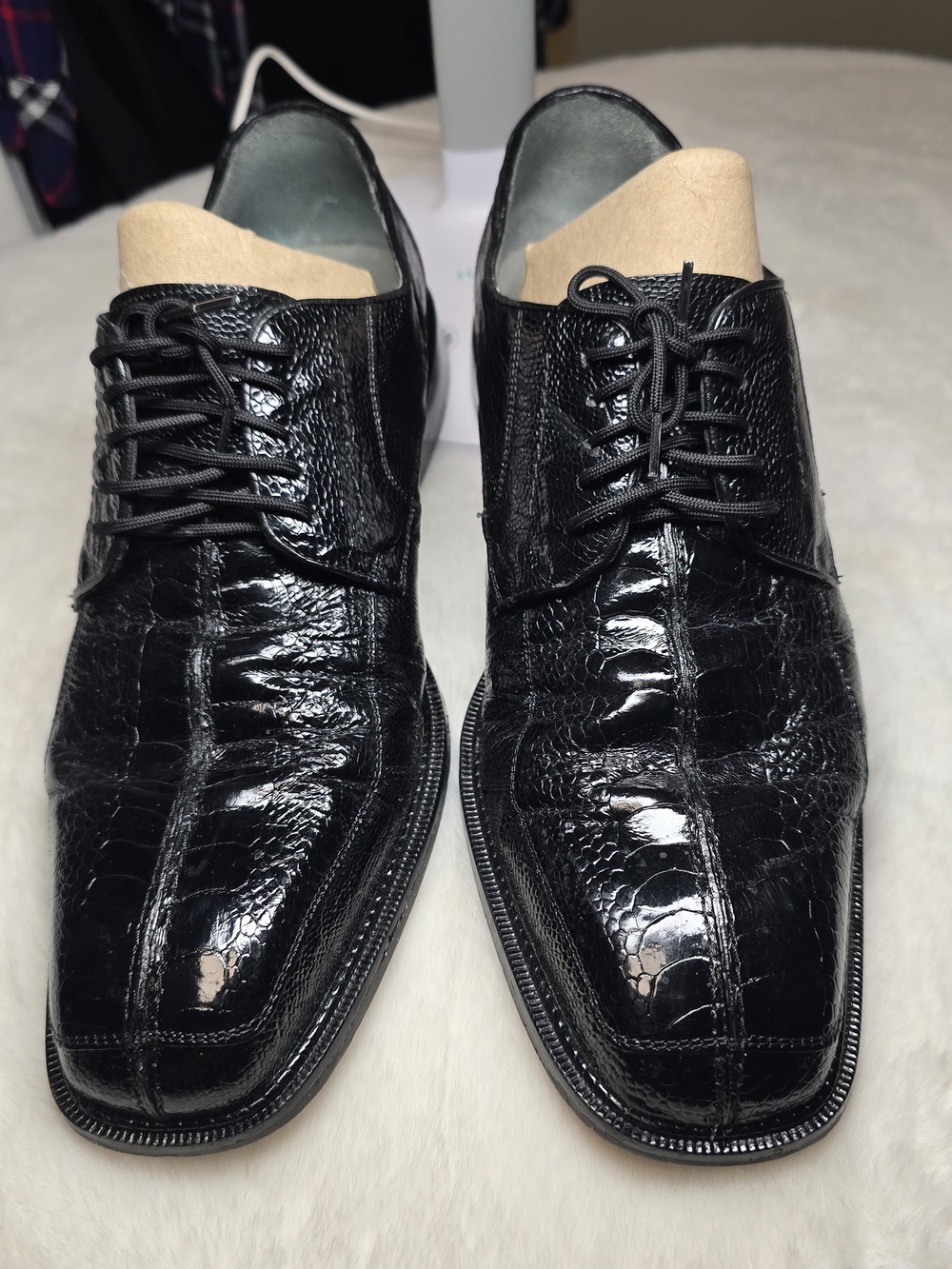 Men's Black Croc-Embossed Lace-Up Derby Shoes
